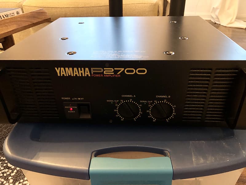 Yamaha P2700 Professional Series Natural Sound Power Reverb