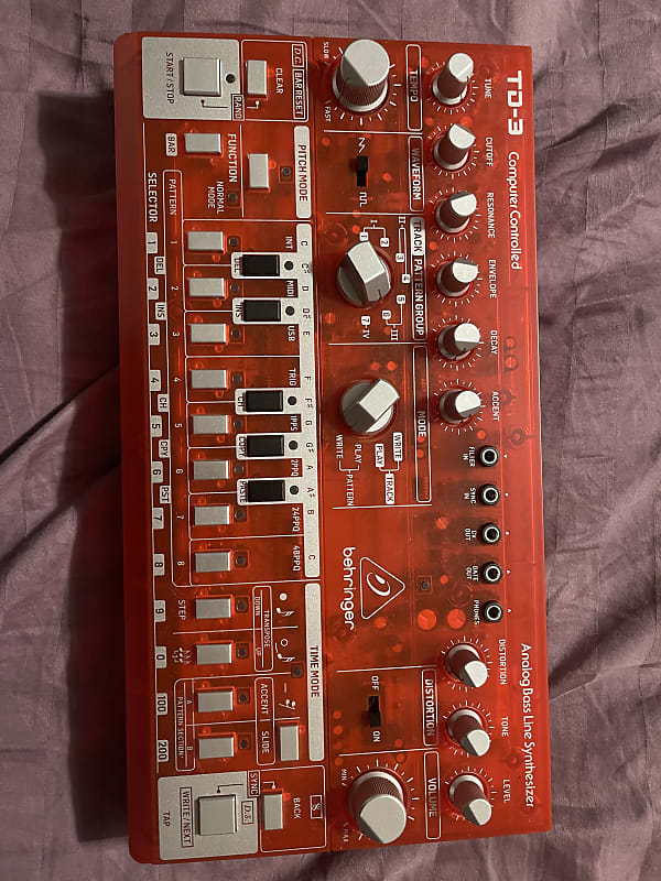 Behringer TD 3 Analog Bass Line Synthesizer Reverb