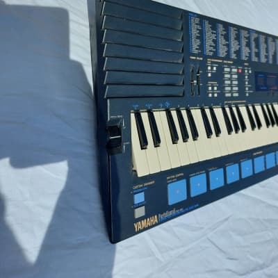 Vintage Yamaha PSS 680 2 Operator FM Portasound Synthesizer W Reverb