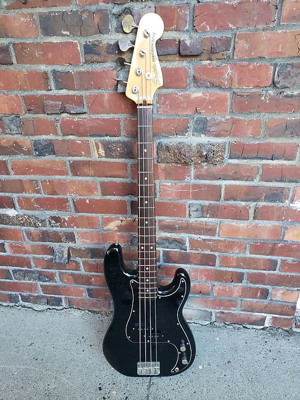 Squier Precision Bass Black Reverb