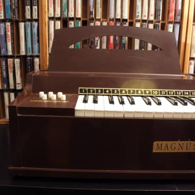 Magnus Chord Organ 1950s Bakelite Reverb