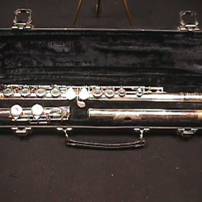 Yamaha Closed Hole Flute Model YFL22S 2024 Silver Nichol Reverb