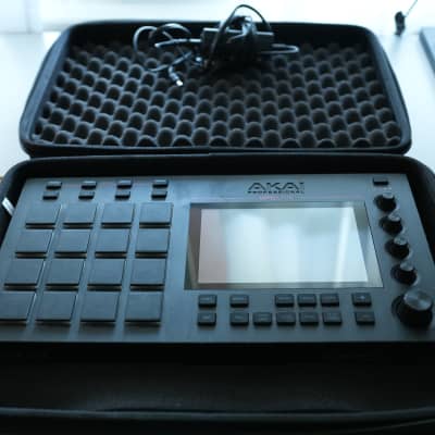 Akai Mpc Live Standalone Sampler With Hard Case Reverb