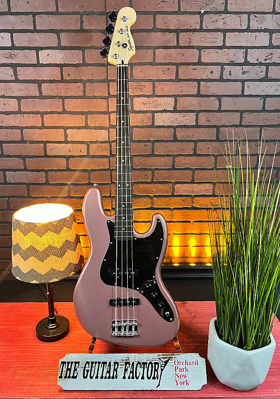 Squier Affinity Series Jazz Bass Burgundy Mist With Laurel Reverb