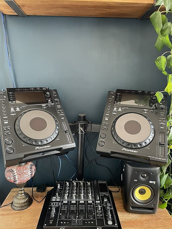 2 X Pioneer CDJ 900 NXS Nexus Reverb