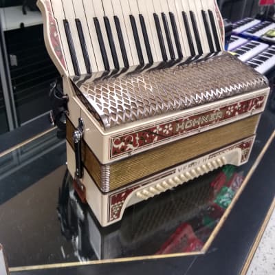 Hohner Verdi II Piano Accordion Reverb