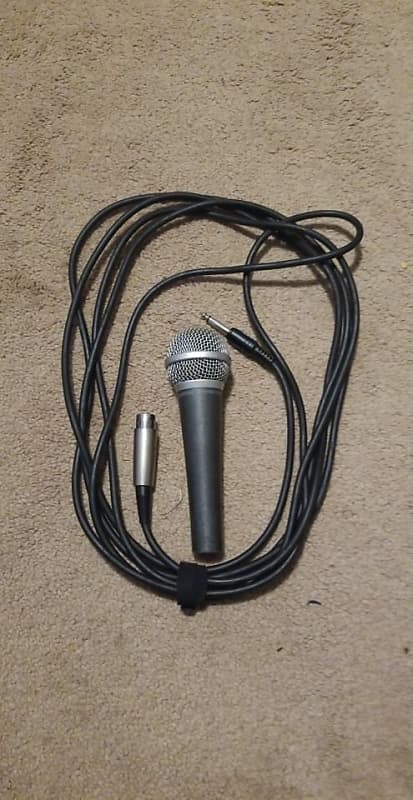 M Mvm Dynamic Uni Directional Microphone And An Xlr To Reverb