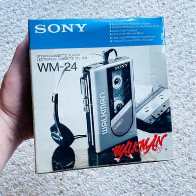 [ULTRA RARE]SONY WM-24 Walkman Cassette Player ! Vintage Model 1985 ! New Old Stock ! image 2