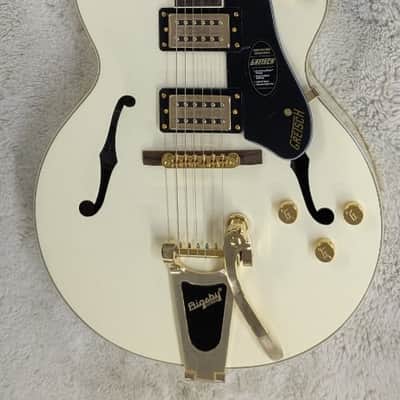 Gretsch G2420TG Streamliner Single Cutaway Guitar w/Bigsby, Vintage White image 1