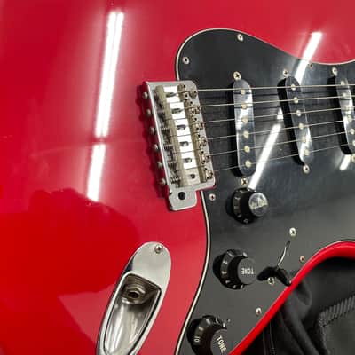 Squier Stratocaster 1993  - Red image 2