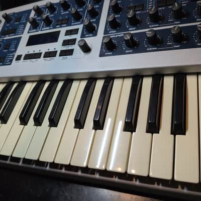Access Virus Indigo 37-Key Digital Synthesizer 2001 - Silver & Blue image 11