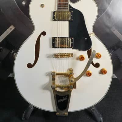 1997 Washburn J-9 Hollowbody w/ Bigsby – White – OHSC image 1