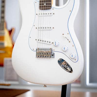 Fender Japan LTD HYBRID II STRAT RW BLANC image 5