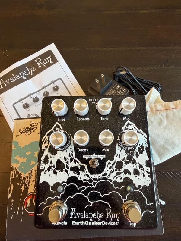 EarthQuaker Devices Avalanche Run Stereo Reverb & Delay with Tap Tempo V2