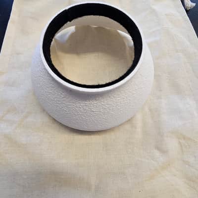 Huber Music Trumpet Adjust-a-Cup Scalloped Bowl 2026 - White Plastic image 2