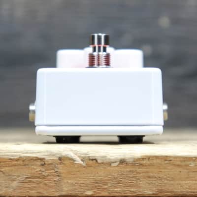 Electro-Harmonix Nano POG Polyphonic Octave Generator Compact Effect Pedal image 7