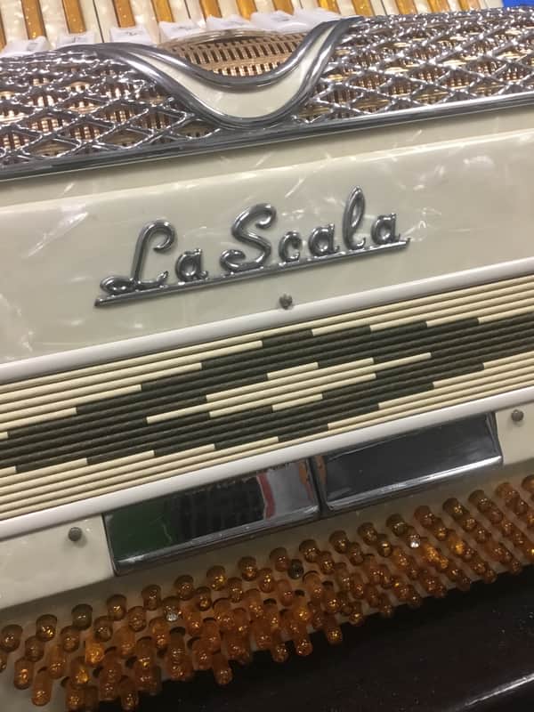 La scala Accordion | Reverb