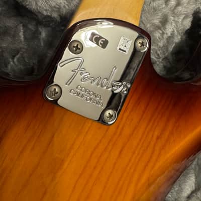 2016 Fender USA Elite Stratocaster HSS Ash Body Maple fretboard near MINT RARE image 5