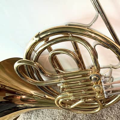 CONN 14D Single French Horn "F" W/ Original Conn Hardcase PLAYER image 4