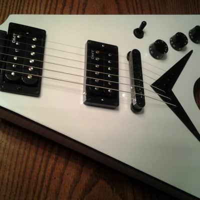 Dean Flying V- USA Metallic White image 7