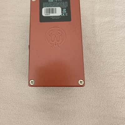 Walrus Audio Monument Harmonic Tap Tremolo V2 2018 - Present - Coral / Black image 2