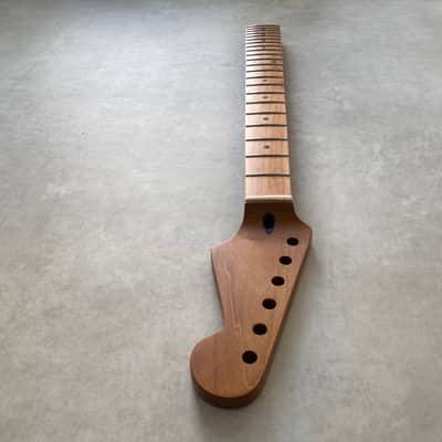 Roasted Maple Stratocaster neck - Nitro Satin - SS Frets - Bone nut image 8