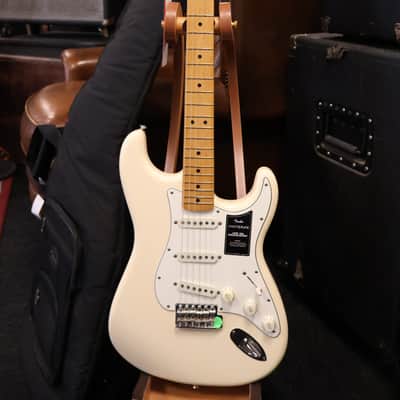 Fender Vintera III Late '60s Stratocaster Olympic White (B-Stock) image 1