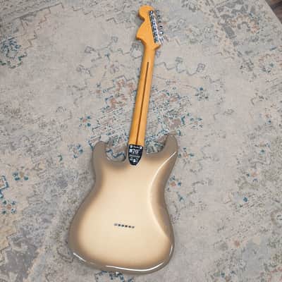 Fender 70th Anniversary Vintera II Stratocaster - 2024 - Antigua image 6