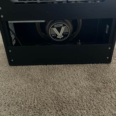 Fender '68 Custom Deluxe Reverb 2-Channel 22-Watt 1x12" Guitar Combo 2013 - Present - Black image 2