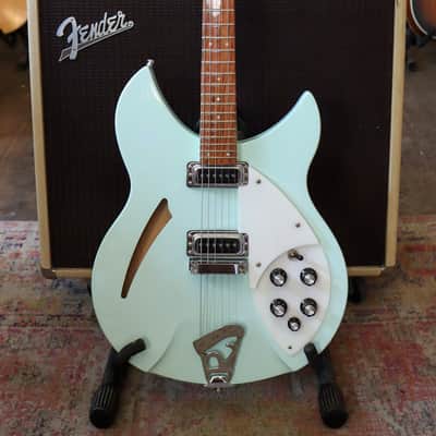 Rickenbacker 330 Blue Boy 2004 - Baby Blue (1/25) image 2