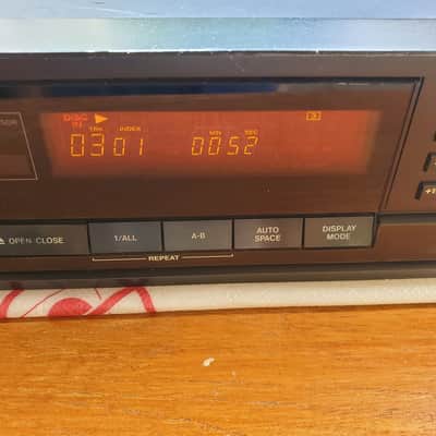 TASCAM CD-401 Mark 1 1990 - Black image 10