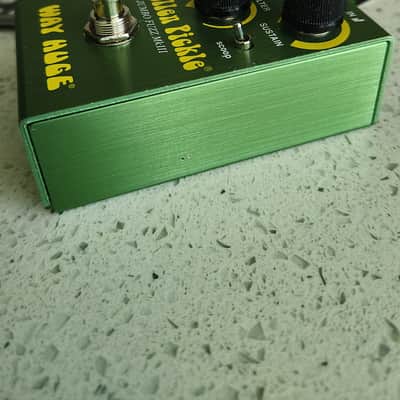 Way Huge WM41 Smalls Swollen Pickle Fuzz MkIII 2020 - Present - Green image 7