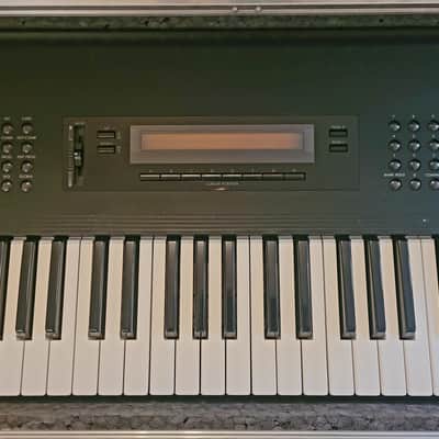 Korg M1 Music Workstation including accessory image 4