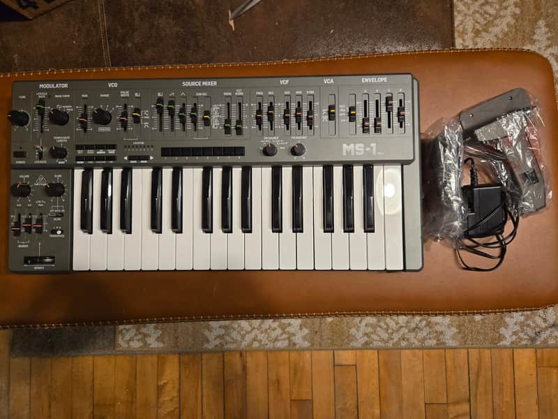 Behringer MS-1 / MS-101 MKII Analog Synthesizer