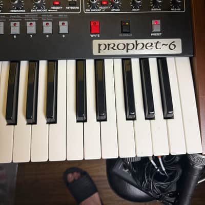 Sequential Prophet-6 49-Key 6-Voice Polyphonic Synthesizer 2018 - 2020 - Black with Wood Sides