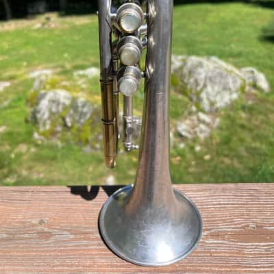 Conn “Conqueror” Cornet – C.G. Conn Elkhart IN – Silver Plate – Serial #109438 – ca. 1908 – Complete with Original Case & Mouthpiece image 2