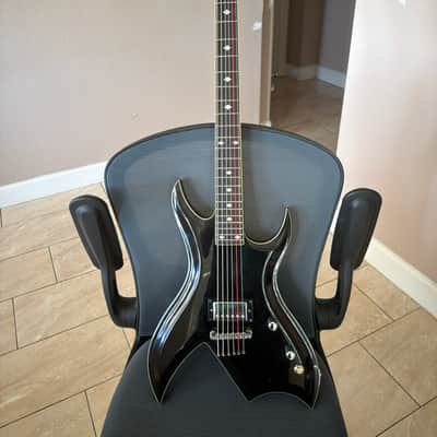 B.C. Rich Bich Bass VI 30’ Scale image 4