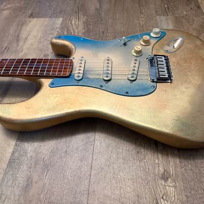 Custom Gold Finish Stratocaster + Fender Bag & Strap image 10
