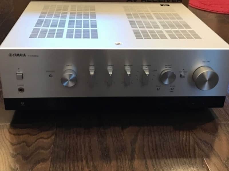 Yamaha R-N1000A Network Receiver image 1