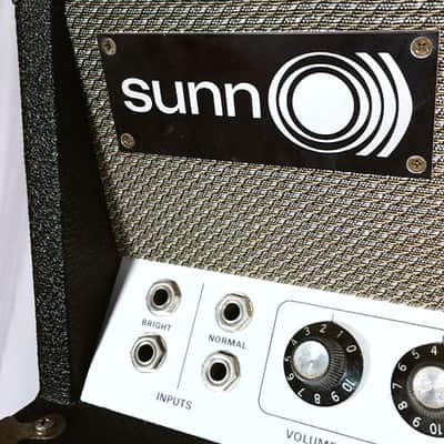 Sunn Solarus 60 watt twin-12 Combo Guitar amplifier -1967 image 2