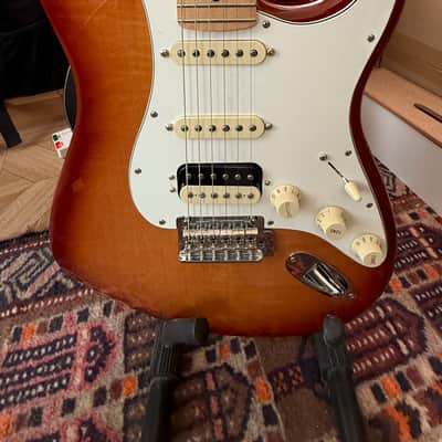 Fender Player Stratocaster HSS Plus Top with Maple Fretboard 2019 - 2021 - Sienna Sunburst image 3