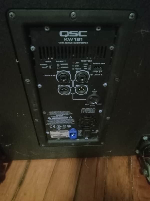 QSC KW181 1000-Watt 18" Active Subwoofer 2010s - Black Bild 1