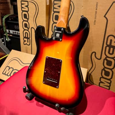 Mooer MSC10 PRO HSS Sunburst  (Tortoise Pickguard) image 10