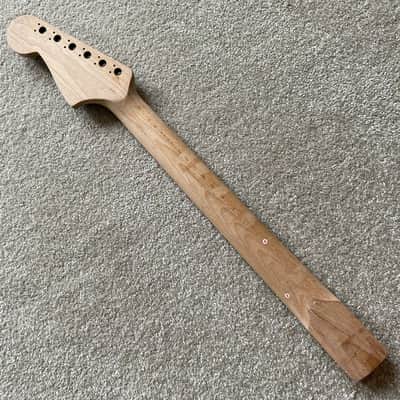Squire Jaguar Guitar Maple Wood Neck, Rosewood 22 Frets Fingerboard image 11