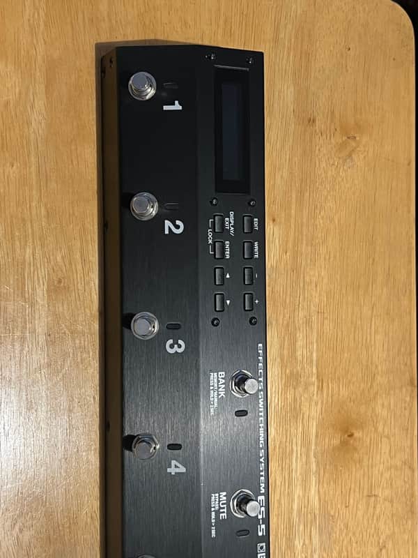 Boss ES-5 Effects Switching System