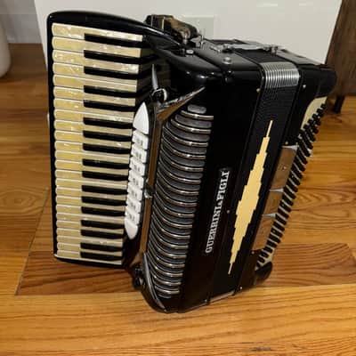 Guerrini Piano Accordion, Golden Era Custom Made (Concerto Model), Full Size, 41/120 , 3/5 Set of Reeds, A443 Hz Musette, 7 Treble 3 Bass Switches + Palm Master Switch, Built-In Microphone Pickup – Made in Italy image 4