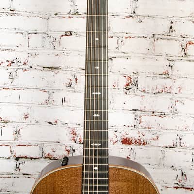 Taylor - (2024) 717e Grand Pacific Builder's Edition - Acoustic-Electric Guitar - w/ V-Class Bracing - Wild Honey Burst - w/ Taylor Deluxe Hardshell-Western Floral Case - x4068 image 3