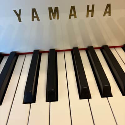 Yamaha G1 Baby Grand Piano | Polished White image 6