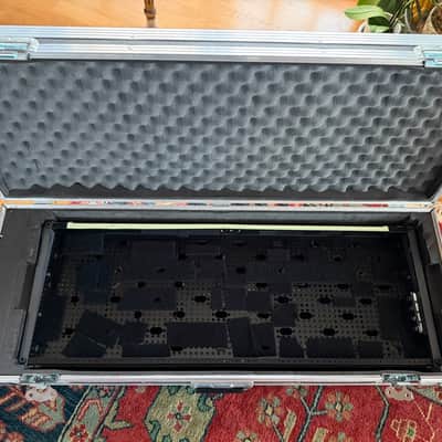 Temple Audio DUO 34 Flight Case and Pedalboard with 4-Way Jack Patch Module image 3