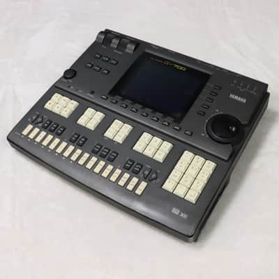 Yamaha Qy700 [Mp01058] (02/23)